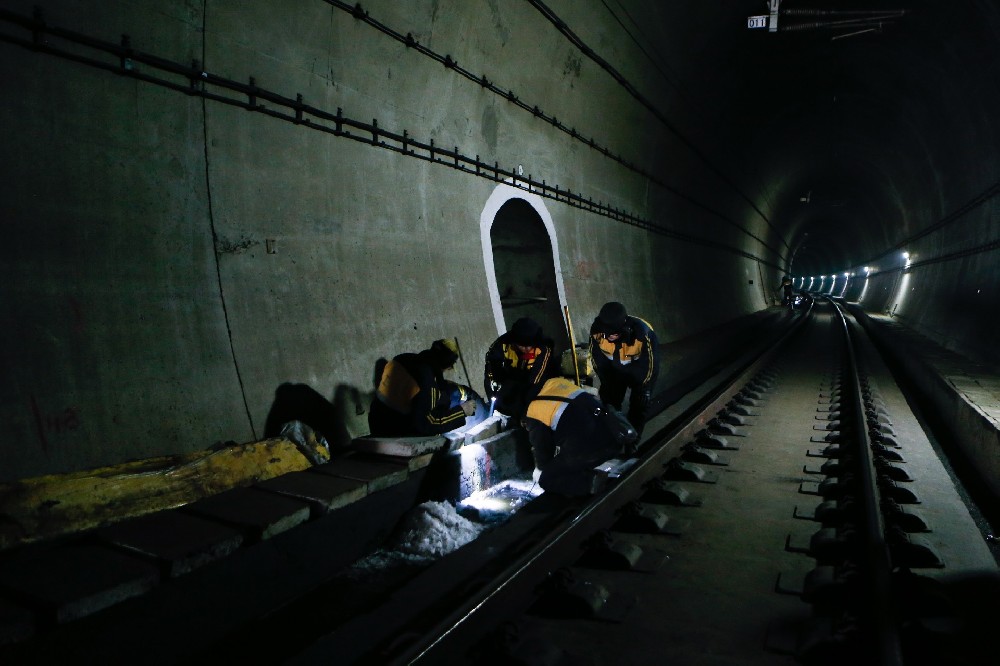 赣榆铁路运营隧道病害现状